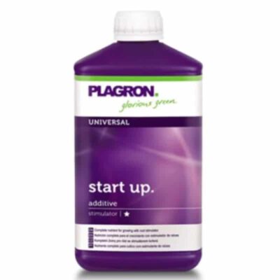 Image du Start Up de Plagron, un produit nutritif pour les plantes, mettant en évidence l'emballage du produit et son rôle dans le démarrage d'une croissance saine des plantes.