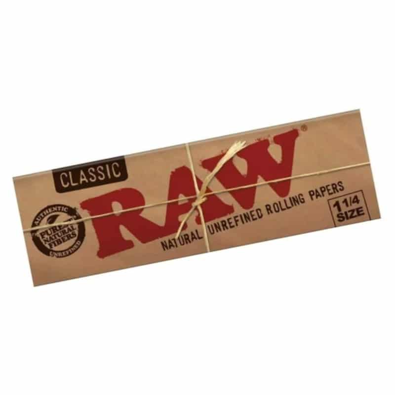 Papiers à rouler naturels 1 1/4 de RAW : papiers à rouler non blanchis et entièrement naturels de RAW, idéaux pour une expérience de fumage pure et authentique.